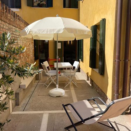 Appartamento Tre Archi Con Corte Privata Venetië Buitenkant foto