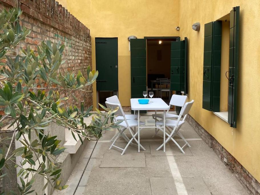 Appartamento Tre Archi Con Corte Privata Venetië Buitenkant foto