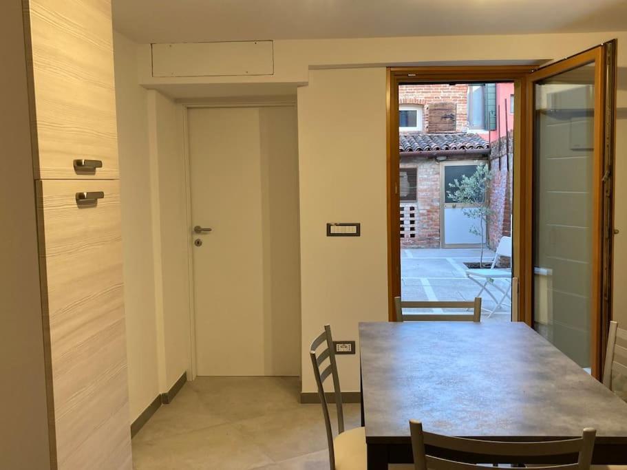 Appartamento Tre Archi Con Corte Privata Venetië Buitenkant foto